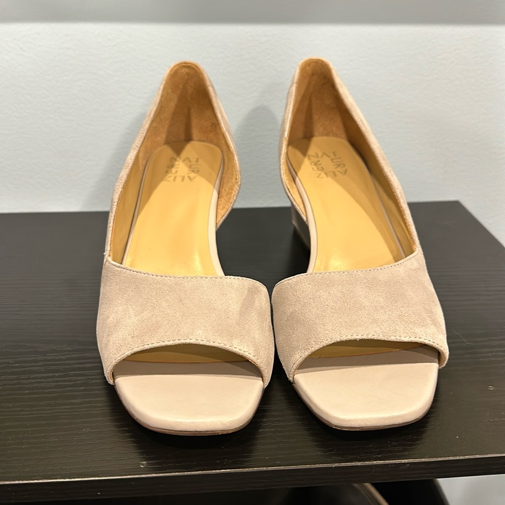 NEW NATURALIZER HEELS